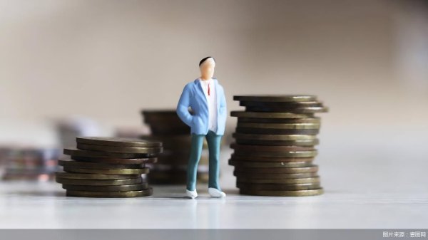 合法的股票配资平台 存款“搬家”撞上业绩基准“跳水”，理财规模冲33万亿有戏吗